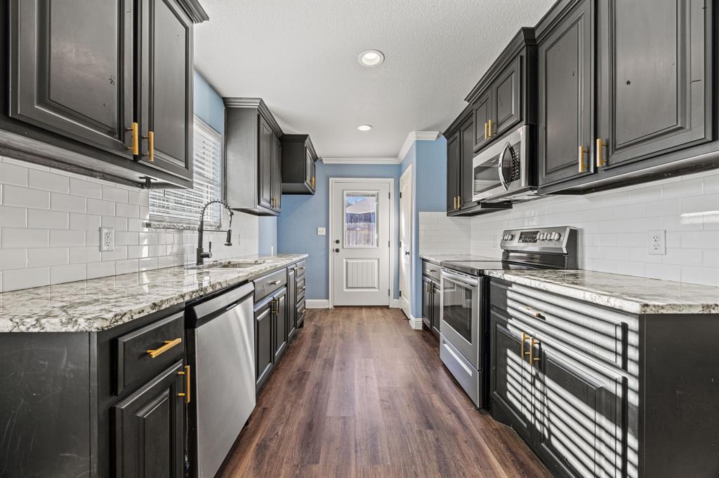 Canyon Creek III - Residential Lease