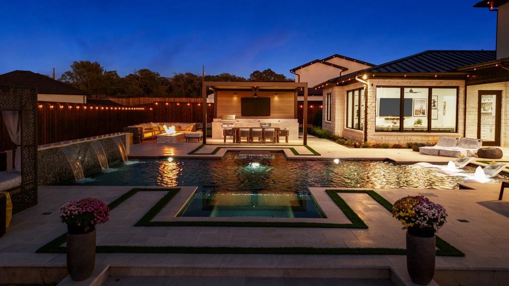 1115 Oakbrook Hills Court
