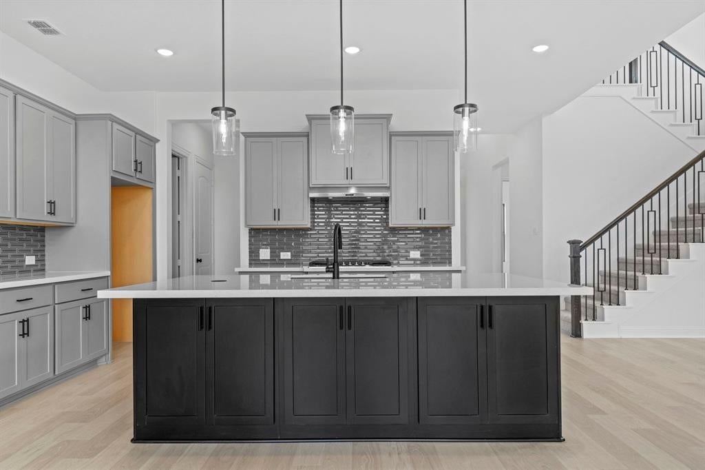2833 Paddington Drive
