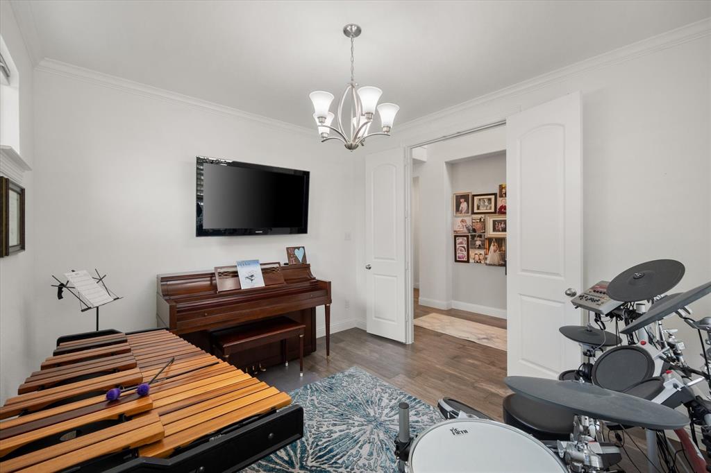 1303 Montaigne Road