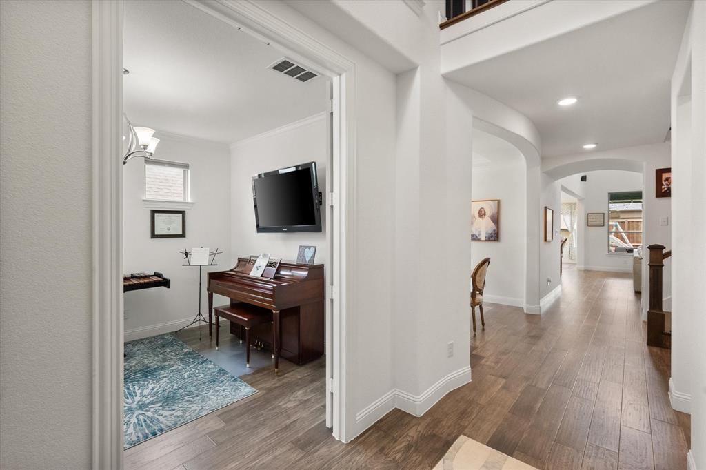 1303 Montaigne Road