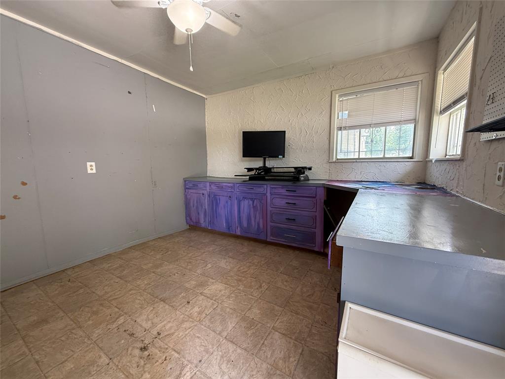 Hobby Hwy - Residential