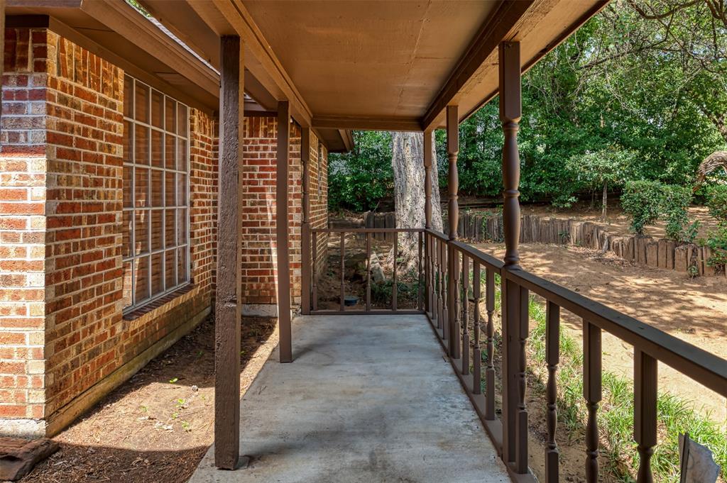 7432 Brentwood Stair Road