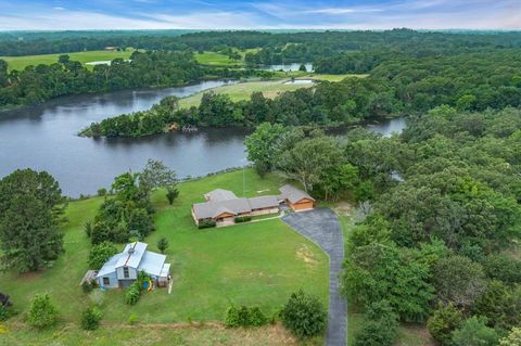 A home in Grand Saline