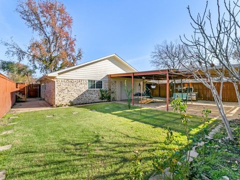 A home in Lake Dallas