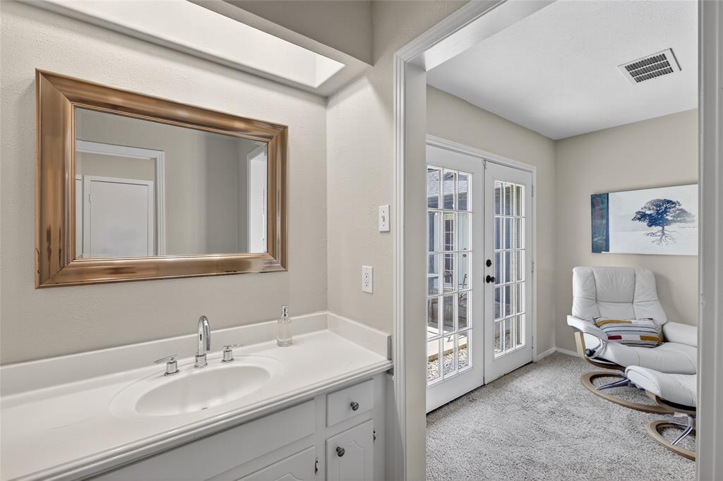 Farmers Branch, Texas 75234, United States, 3 Bedrooms Bedrooms, ,2 BathroomsBathrooms,Residential,Active,225679