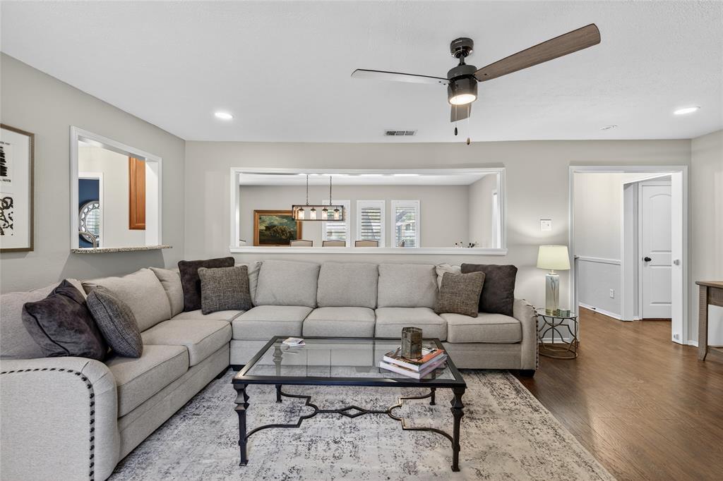 Farmers Branch, Texas 75234, United States, 3 Bedrooms Bedrooms, ,2 BathroomsBathrooms,Residential,Active,225679