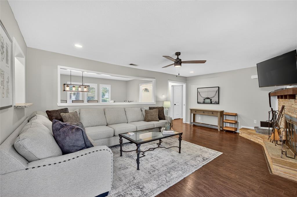 Farmers Branch, Texas 75234, United States, 3 Bedrooms Bedrooms, ,2 BathroomsBathrooms,Residential,Active,225679