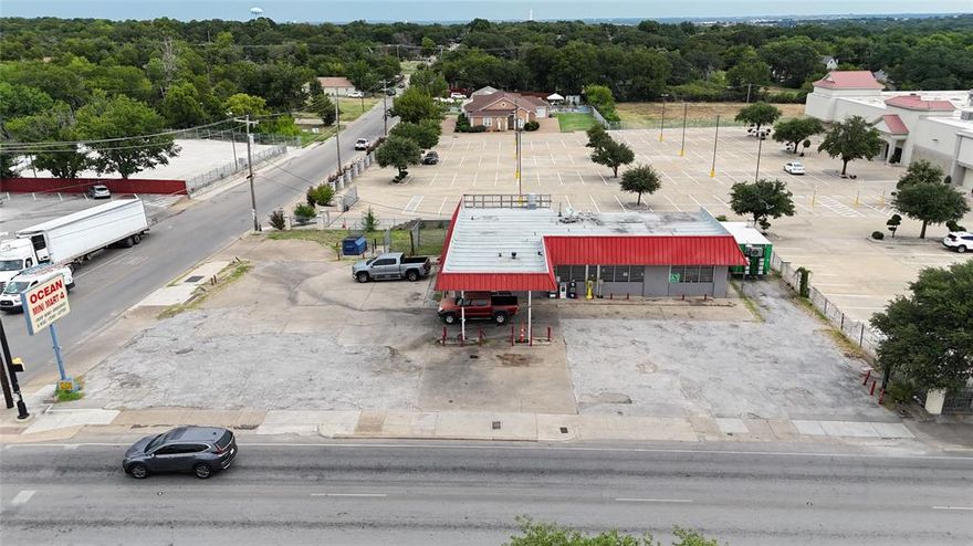 For Sale: 5101 E Lancaster Ave is a prime commercial property in a high-visibility East Fort Worth location. Situated on a well-traveled corridor with steady traffic counts, this property offers excellent signage opportunities and easy access to I-820 and US-287. Surrounded by established neighborhoods, retail centers, and local businesses, it’s ideal for an owner-user or investor seeking a versatile space in a growing area. The site’s strategic location provides strong potential for retail, office, or service-oriented uses. ***Real Estate, Business, Inventory inlcuded in Sale***