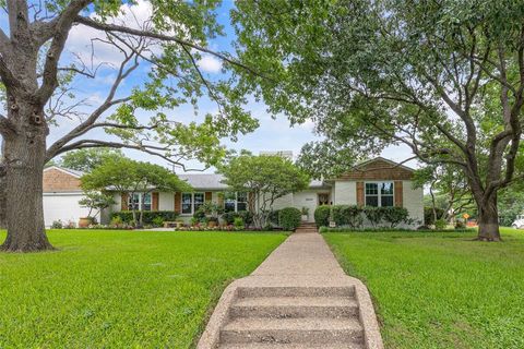 Photo of 3600 Manderly Place, Fort Worth, TX 76109 (MLS # 21244915)