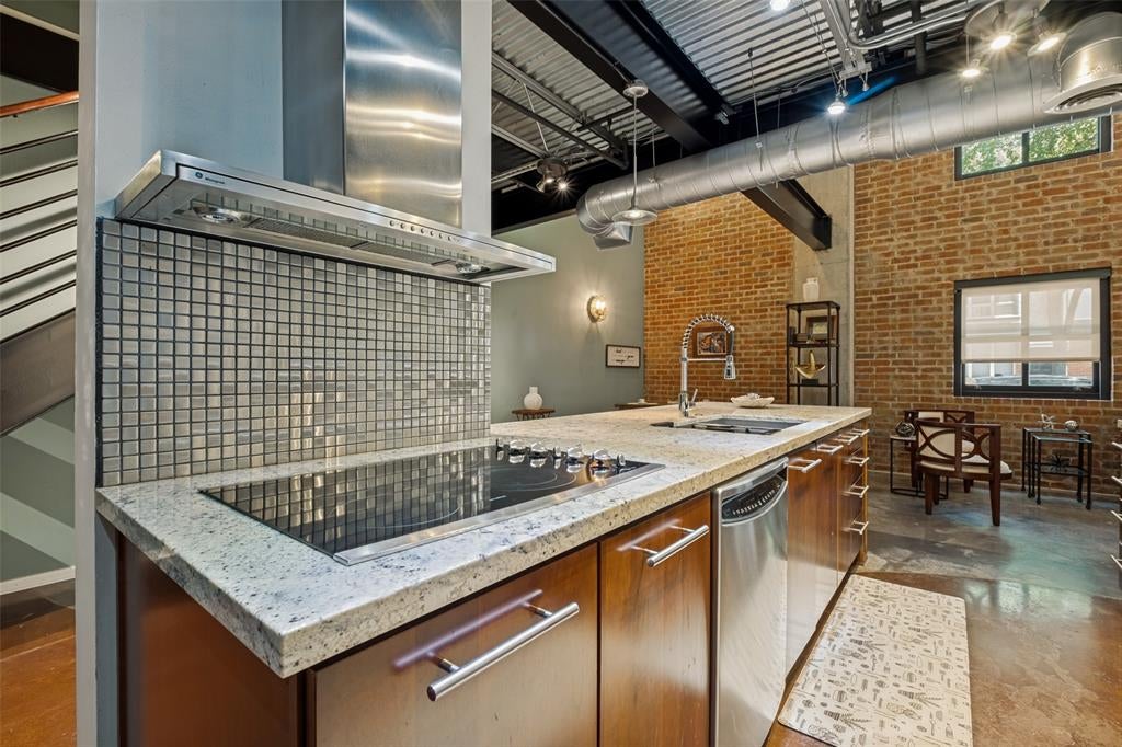 3110 Thomas Avenue 111