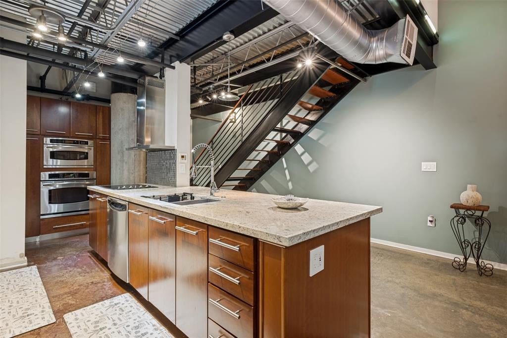 3110 Thomas Avenue 111