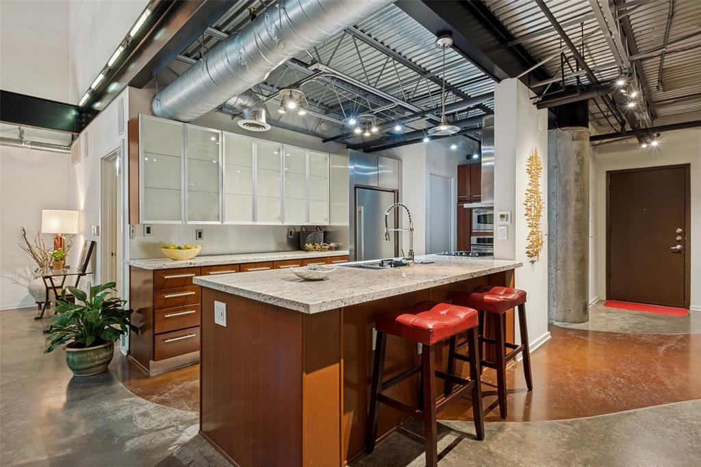 3110 Thomas Avenue 111