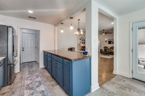 Tiny photo for 6733 Big Springs Drive, Arlington, TX 76001 (MLS # 21100395)