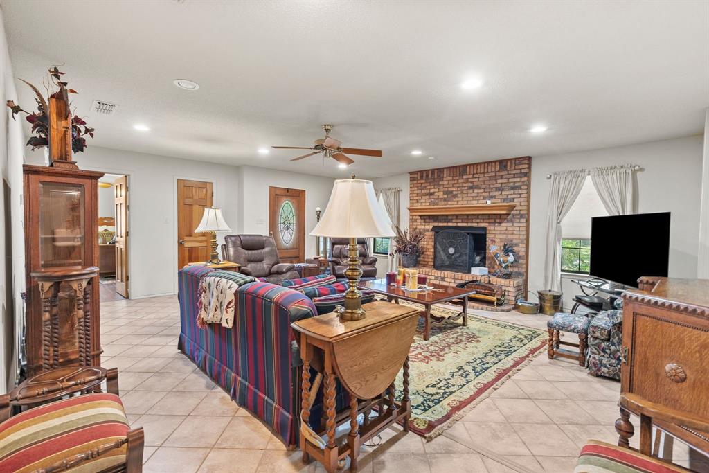 158 County Road 1583