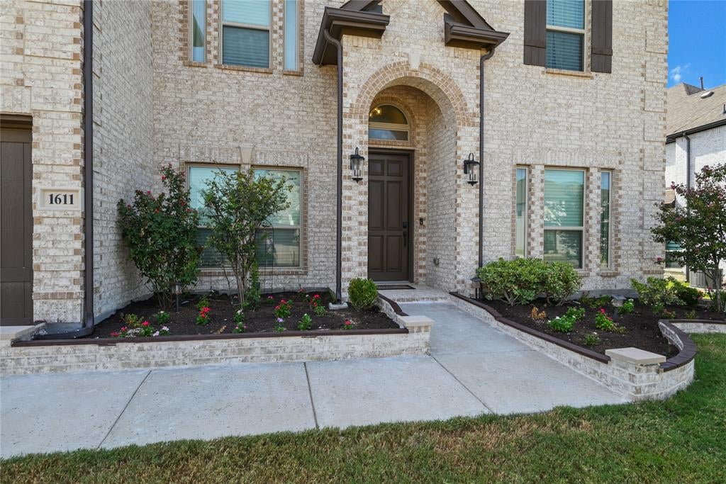 1611 McMaster Lane