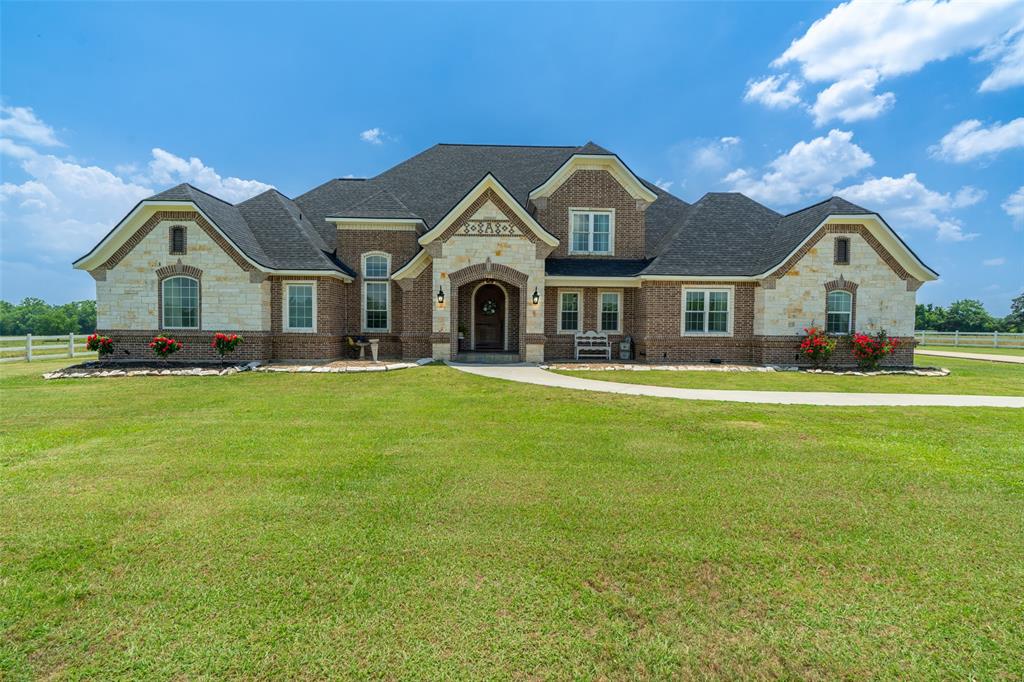 1476 Farm Road 3105