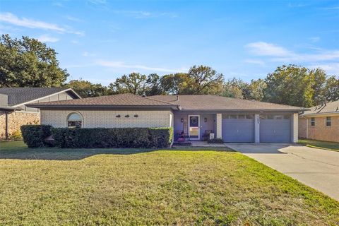 Photo of 1604 Richmond Drive, Bedford, TX 76022 (MLS # 21110345)