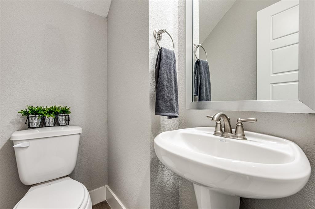 Amour Vallee Condos - Residential