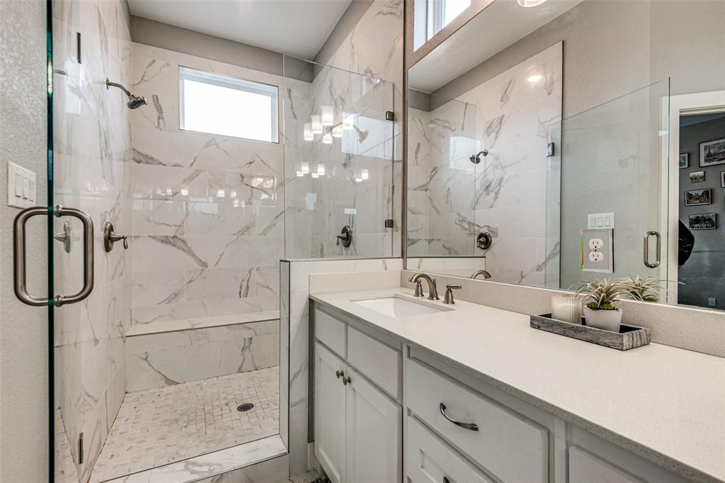 Amour Vallee Condos - Residential