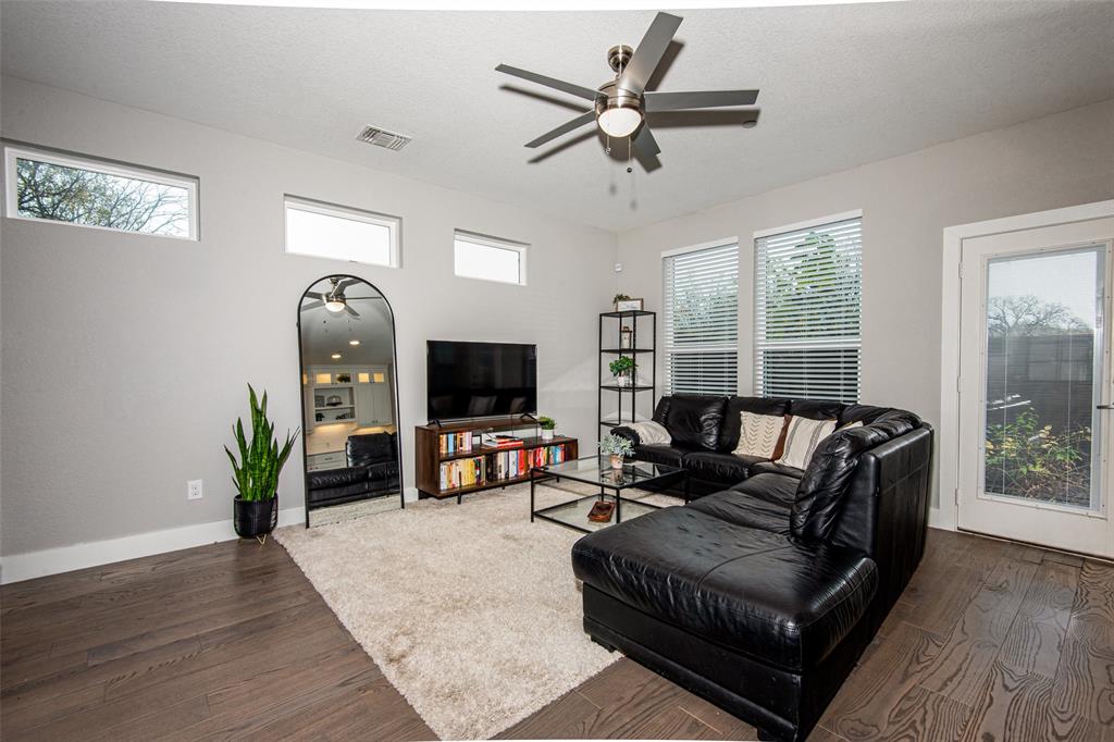 Amour Vallee Condos - Residential