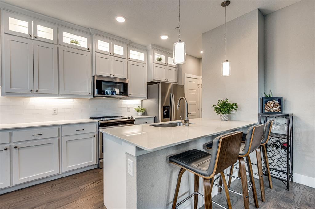 Amour Vallee Condos - Residential