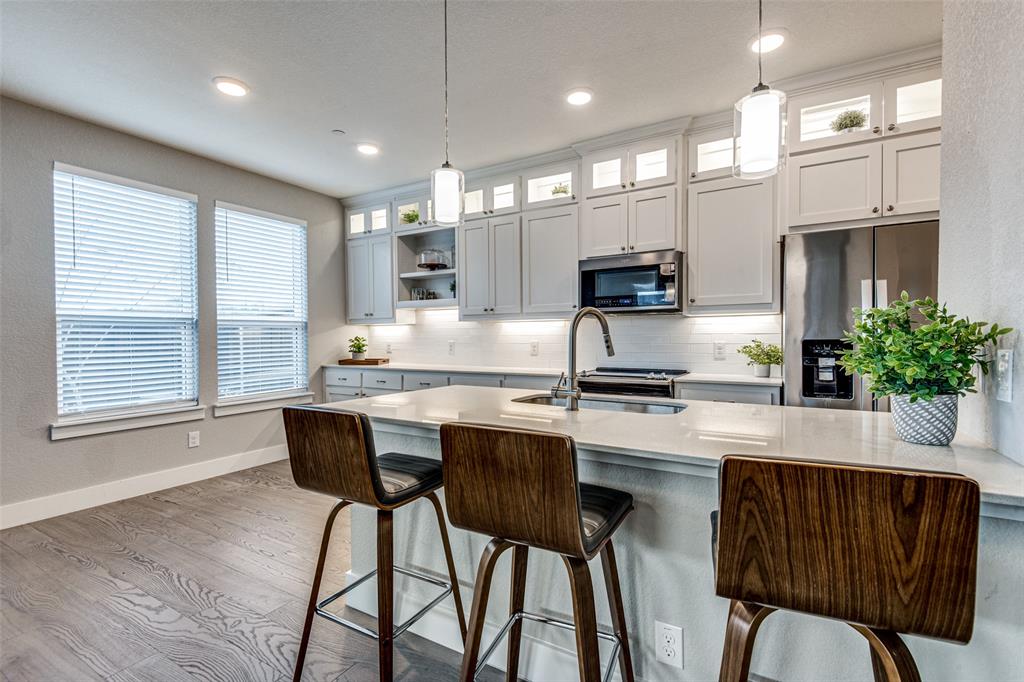 Amour Vallee Condos - Residential