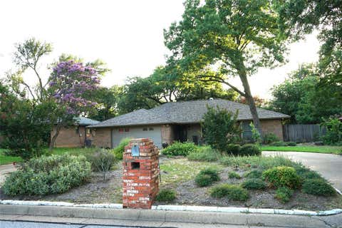 Photo of 2504 Avonhill Drive, Arlington, TX 76015 (MLS # 21311164)