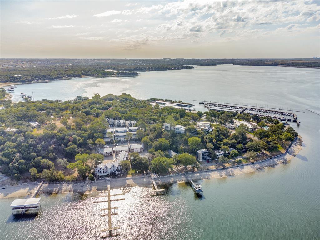 Chart House Condo The - Residential