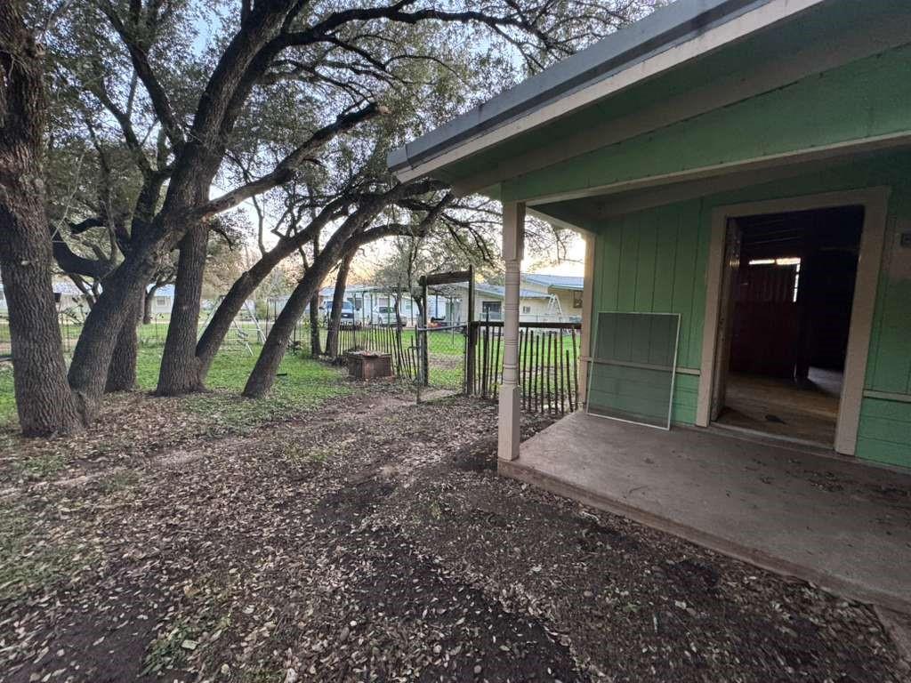 104 Private Road 1320