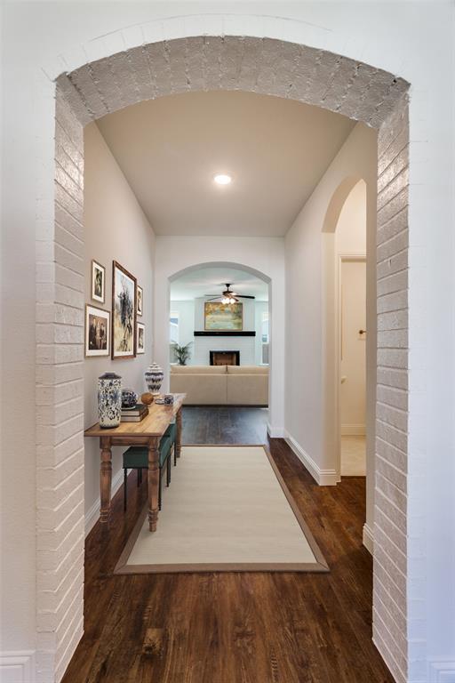 317 W Paddock