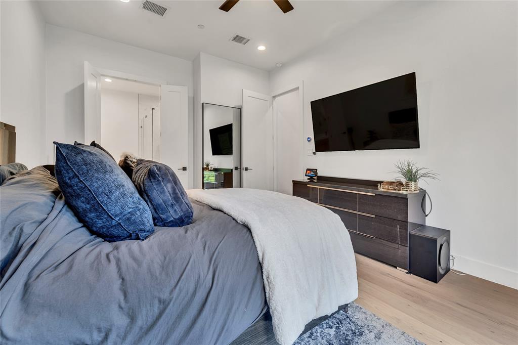 Live Oak Condominiums - Residential