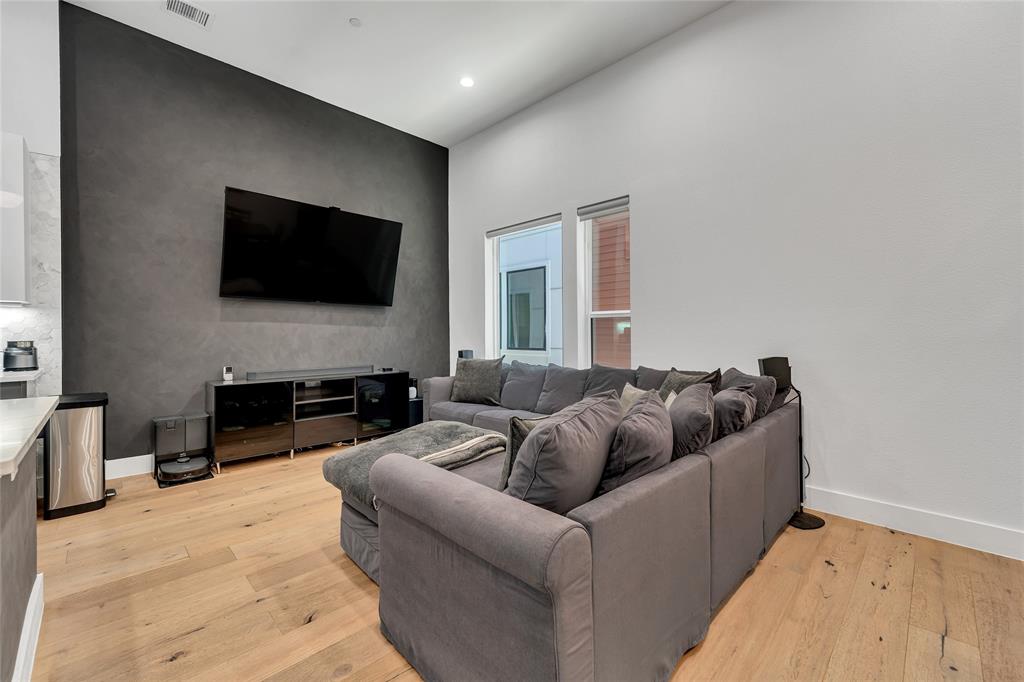 Live Oak Condominiums - Residential