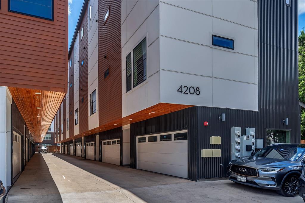 Live Oak Condominiums - Residential