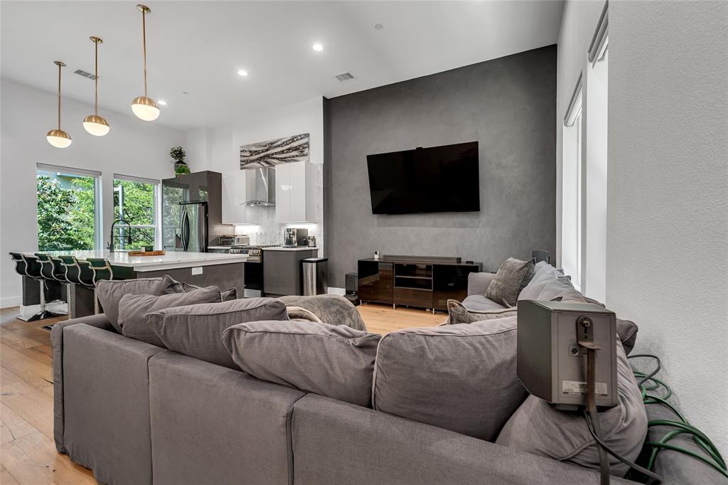 Live Oak Condominiums - Residential