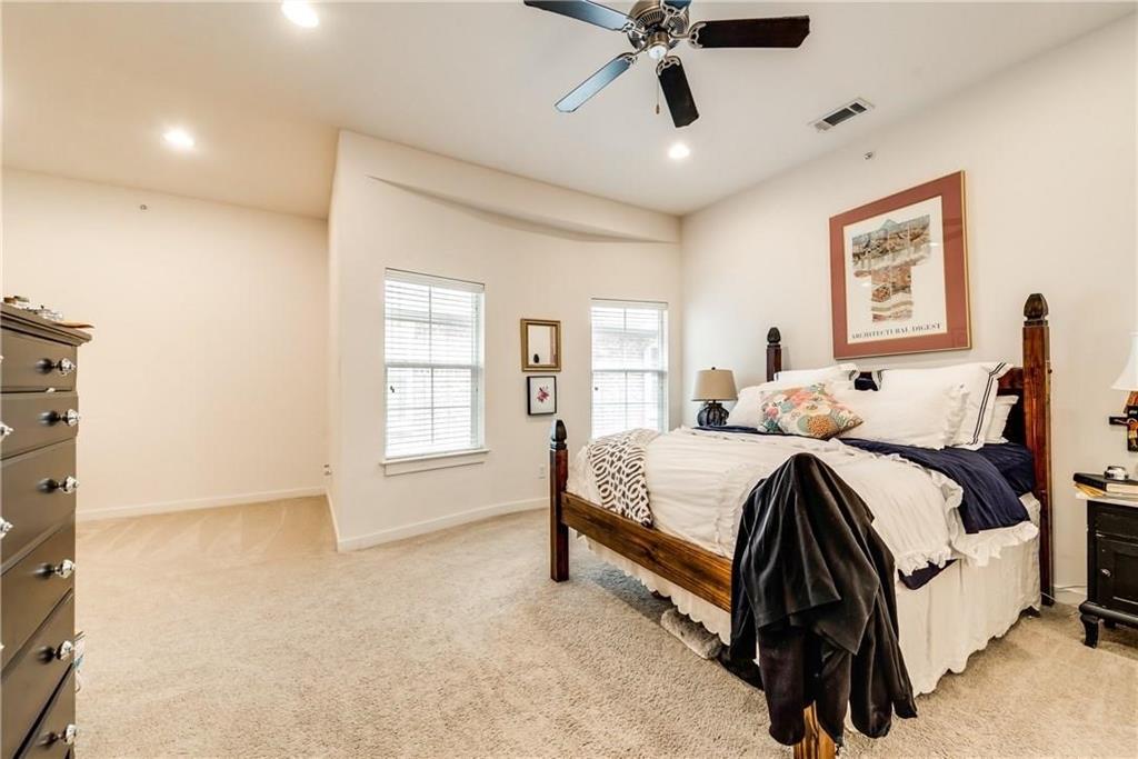 Ross Ave Brownstones - Residential Lease