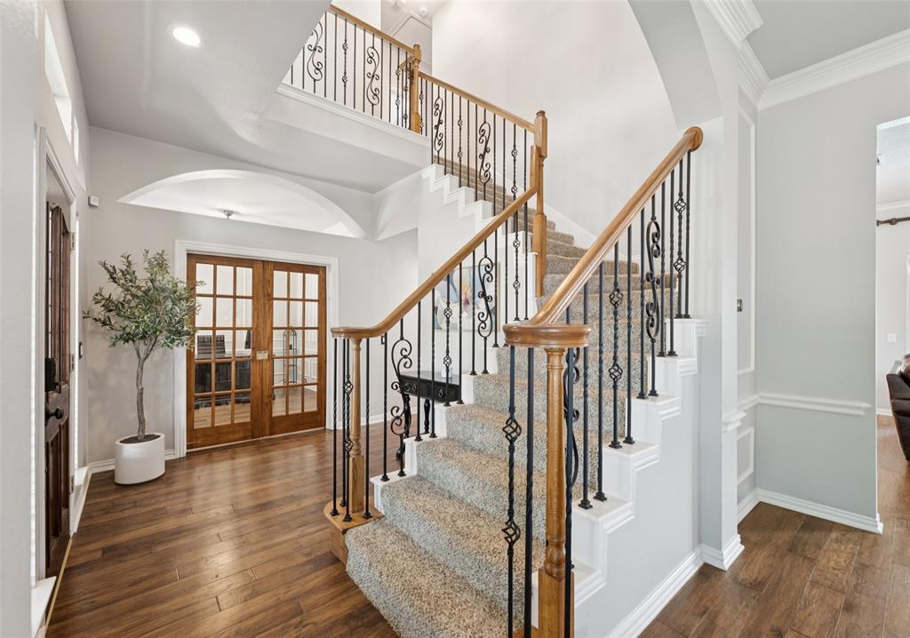 2713 Indian Oak Drive