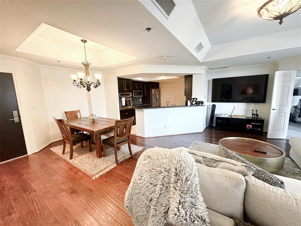 5909 Luther Lane 801