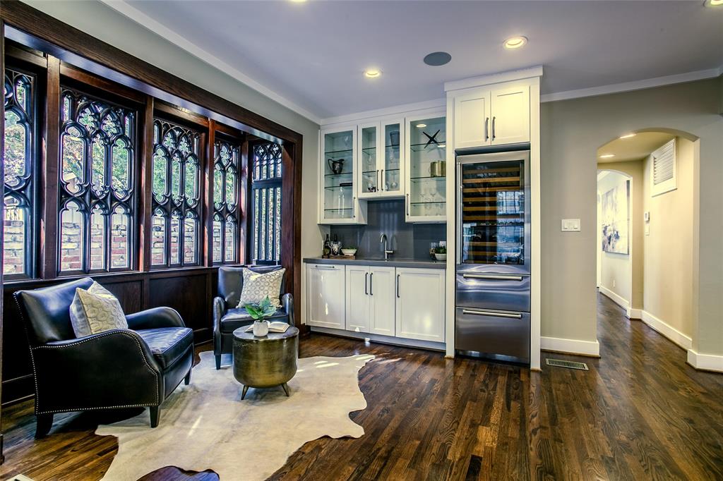 2916 Sale Street