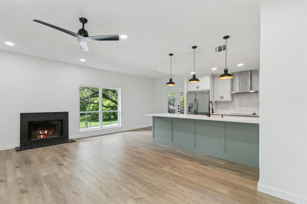 Woods On Park Lane Condos - Residential