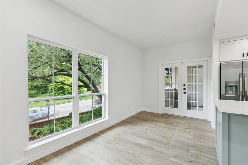 Woods On Park Lane Condos - Residential