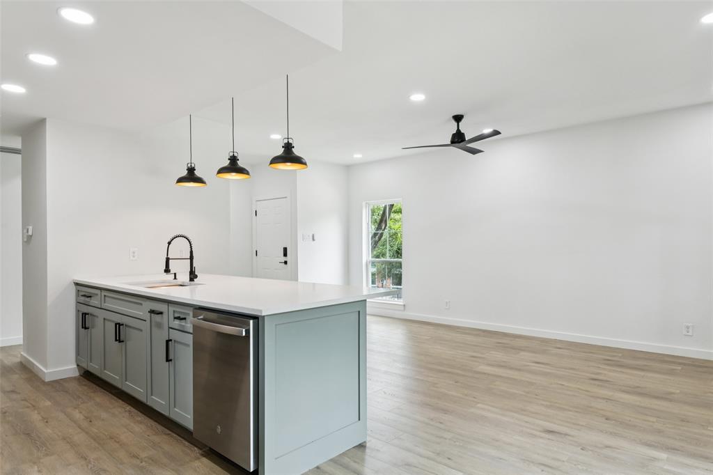 Woods On Park Lane Condos - Residential