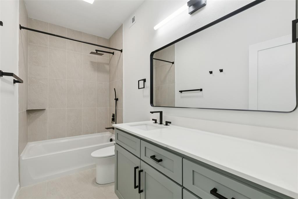 Woods On Park Lane Condos - Residential