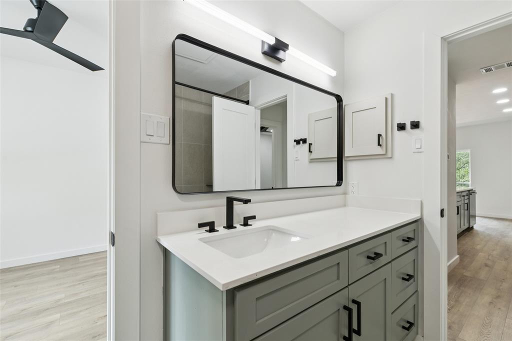 Woods On Park Lane Condos - Residential