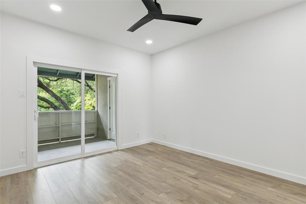 Woods On Park Lane Condos - Residential