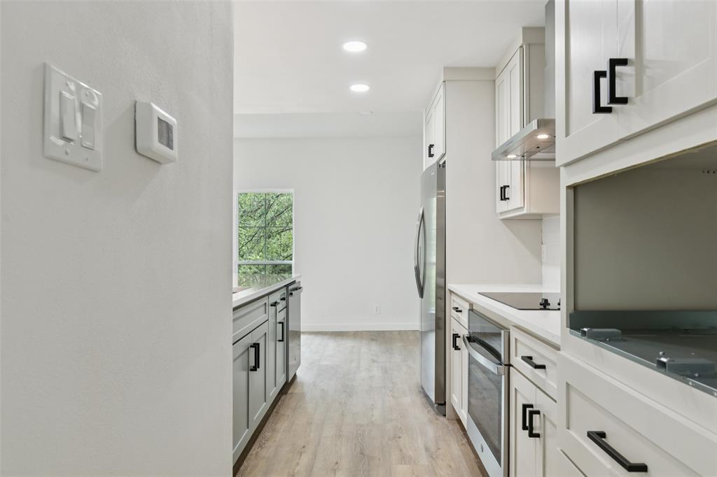 Woods On Park Lane Condos - Residential