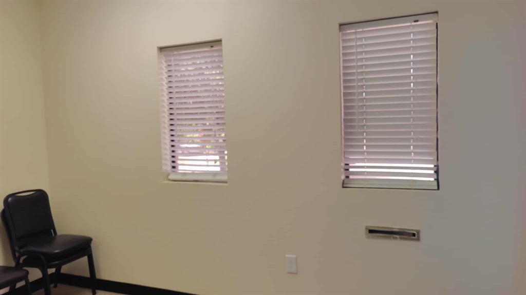 Neeley 01 - Commercial Lease