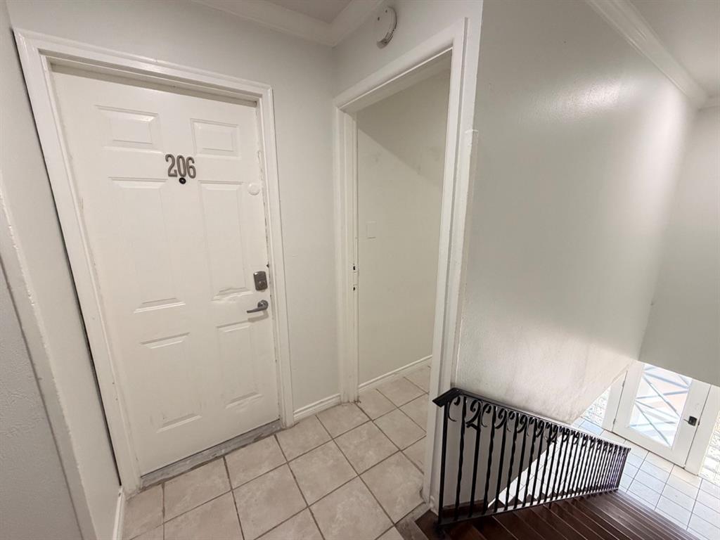 4115 Douglas Avenue 206