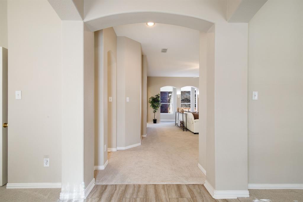 921 W Muirfield Road