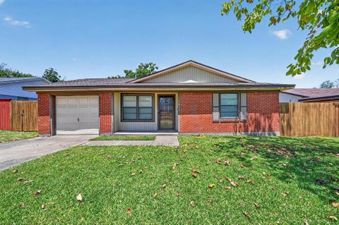 Photo of 3433 Sheryl Drive, Mesquite, TX 75150 (MLS # 21362086)